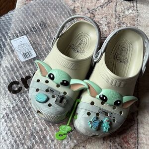 CROCS baby yoda women’s 9 NWT